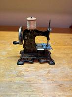 Antieke kindernaaimachine F.A. Müller, Antiek en Kunst, Ophalen of Verzenden
