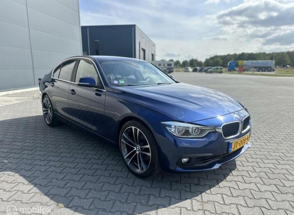 BMW 3-Serie 330e Iperformance 252pk Aut 2016 Blauw LEES!!!, Auto's, 1998 cc, Stof, 4 cilinders, Blauw