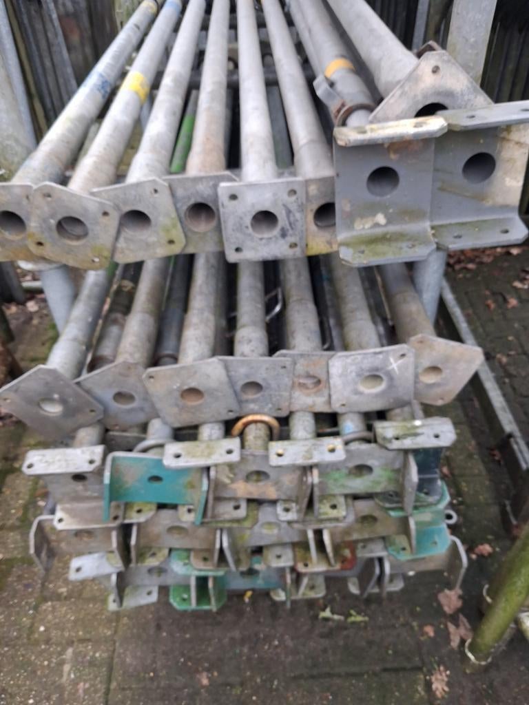 Bouwstempels, Ophalen, IJzer