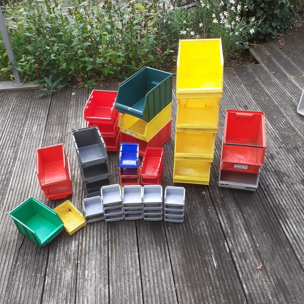 Magazijnbakjes - 43 stuks - Diverse afmetingen, Ophalen, Zo goed als nieuw