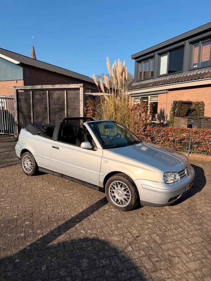 Volkswagen Golf 2.0 Cabriolet 85KW 2000 Grijs, Auto's, Volkswagen, Bedrijf, Golf, Benzine, Cabriolet, Handgeschakeld, Origineel Nederlands