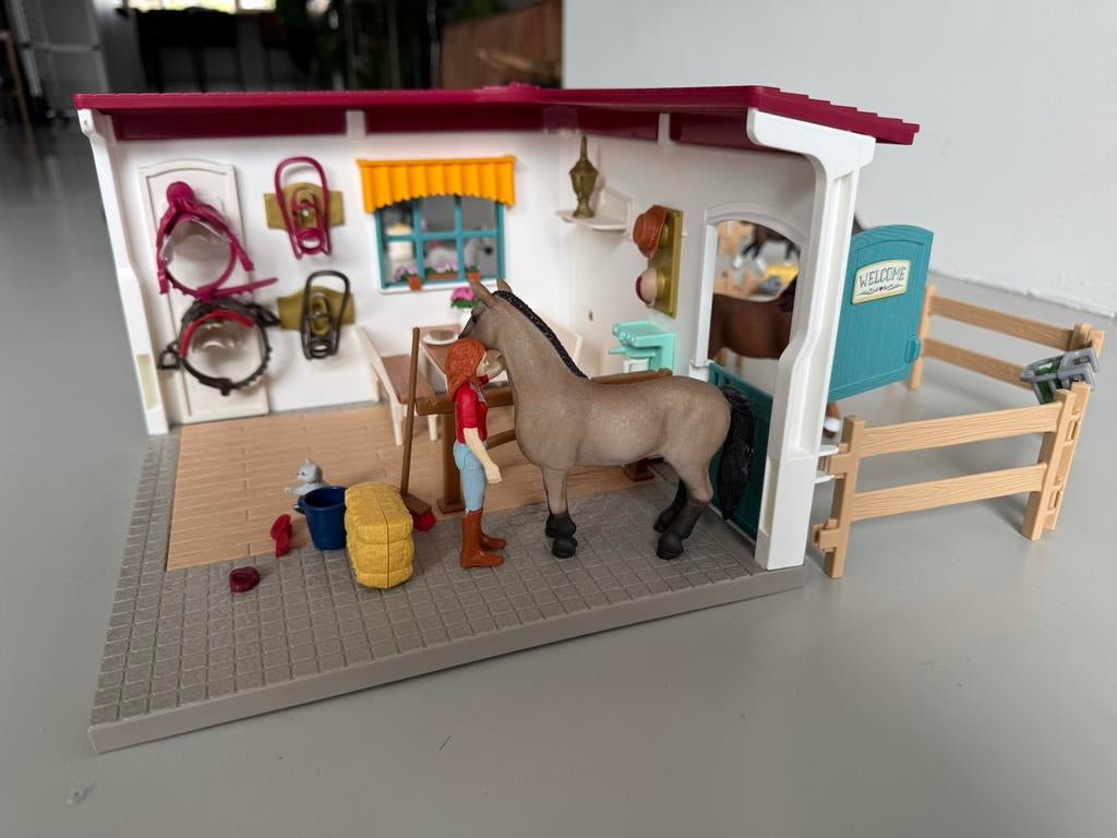 Schleich Manege met 2 Paarden en Wei - Compleet Speelset, Ophalen of Verzenden, Zo goed als nieuw, Jongen of Meisje