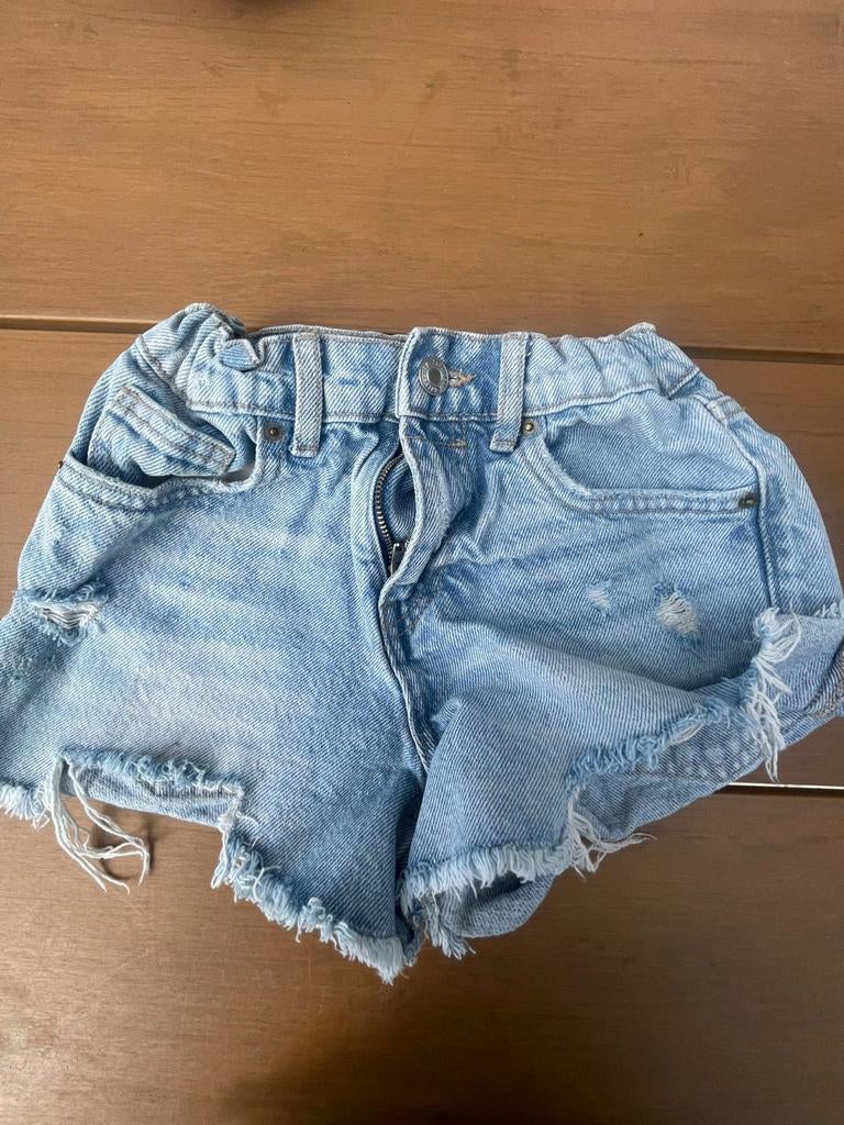 Leuke korte broek maat 134, Kinderen en Baby's, Kinderkleding | Maat 134, Ophalen of Verzenden, Gebruikt, Jongen of Meisje, Broek