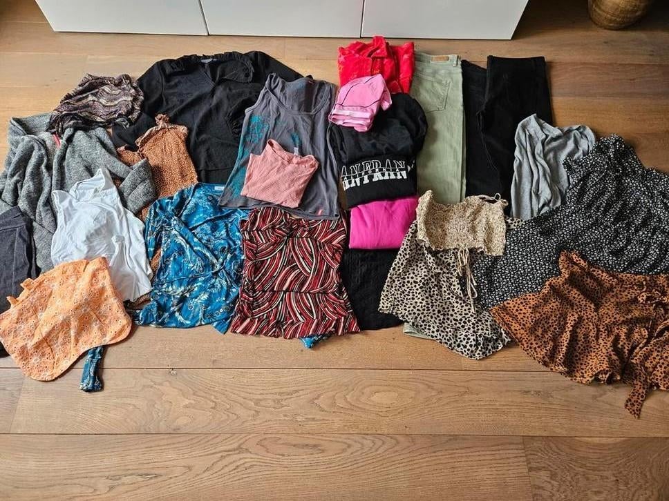 Kledingpakket maat M 25-delig, Ophalen of Verzenden, Zo goed als nieuw, Maat 38/40 (M)