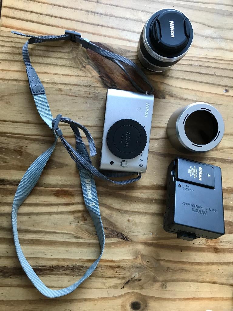 Nikon 1 J1 + 1 NIKKOR VR 30-110mm f/3.8-5.6 Zilver, Audio, Tv en Foto, Fotocamera's Digitaal, Gebruikt, 10 Megapixel, Ophalen of Verzenden