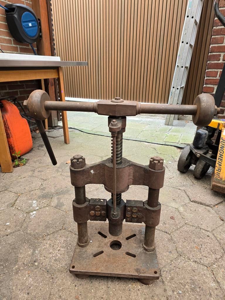 Schuursvondst handpers, Ophalen, Gebruikt