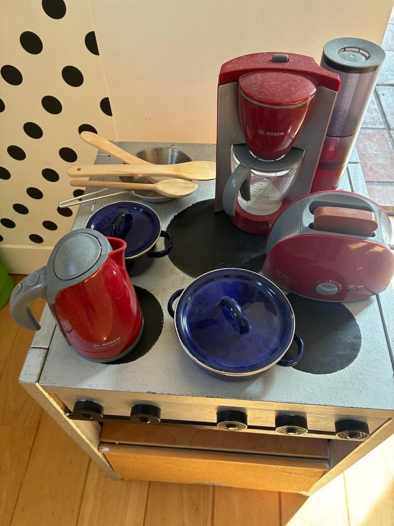 Zelfgemaakt Kinderkeukentje met complete set accessoires, Kinderen en Baby's, Speelgoed | Speelkeukens, Ophalen, Gebruikt, Hout