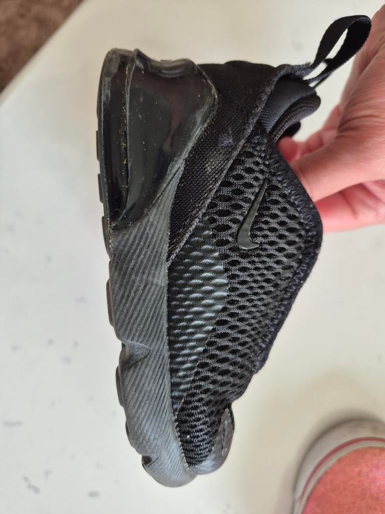 Nike Air Max 270 Zwarte Sportschoenen voor Kinderen, Kinderen en Baby's, Kinderkleding | Schoenen en Sokken, Gebruikt, Ophalen of Verzenden