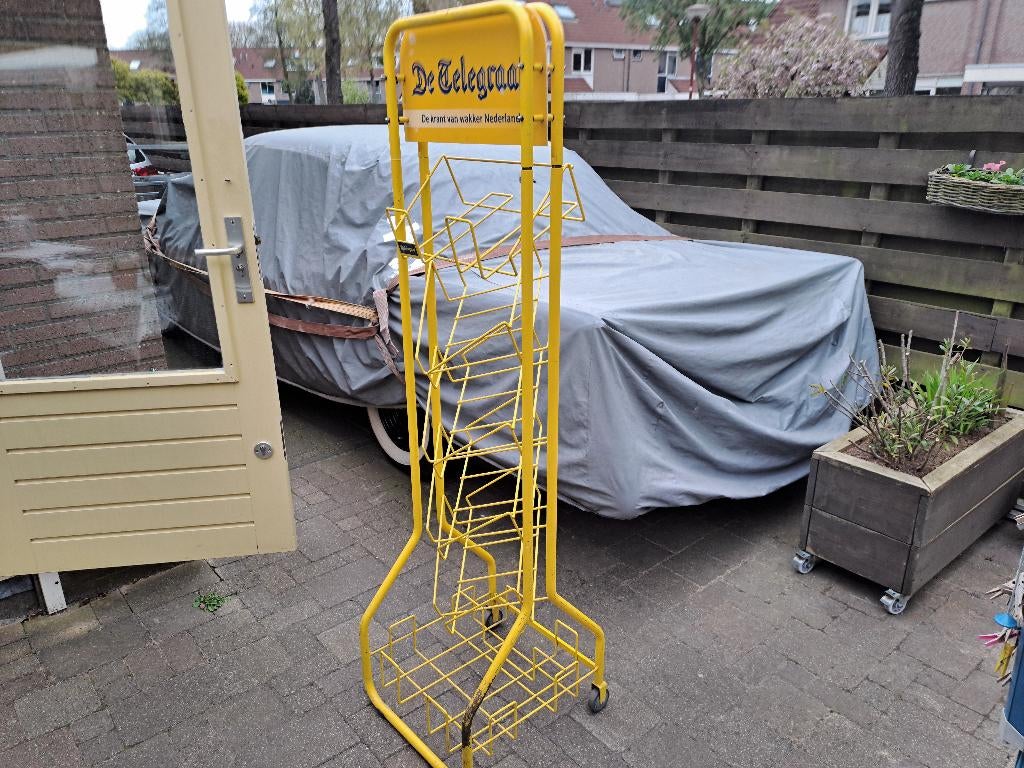 Metalen Rek ( kranten stand ), Telegraaf igst vintage!!!, Antiek en Kunst, Ophalen