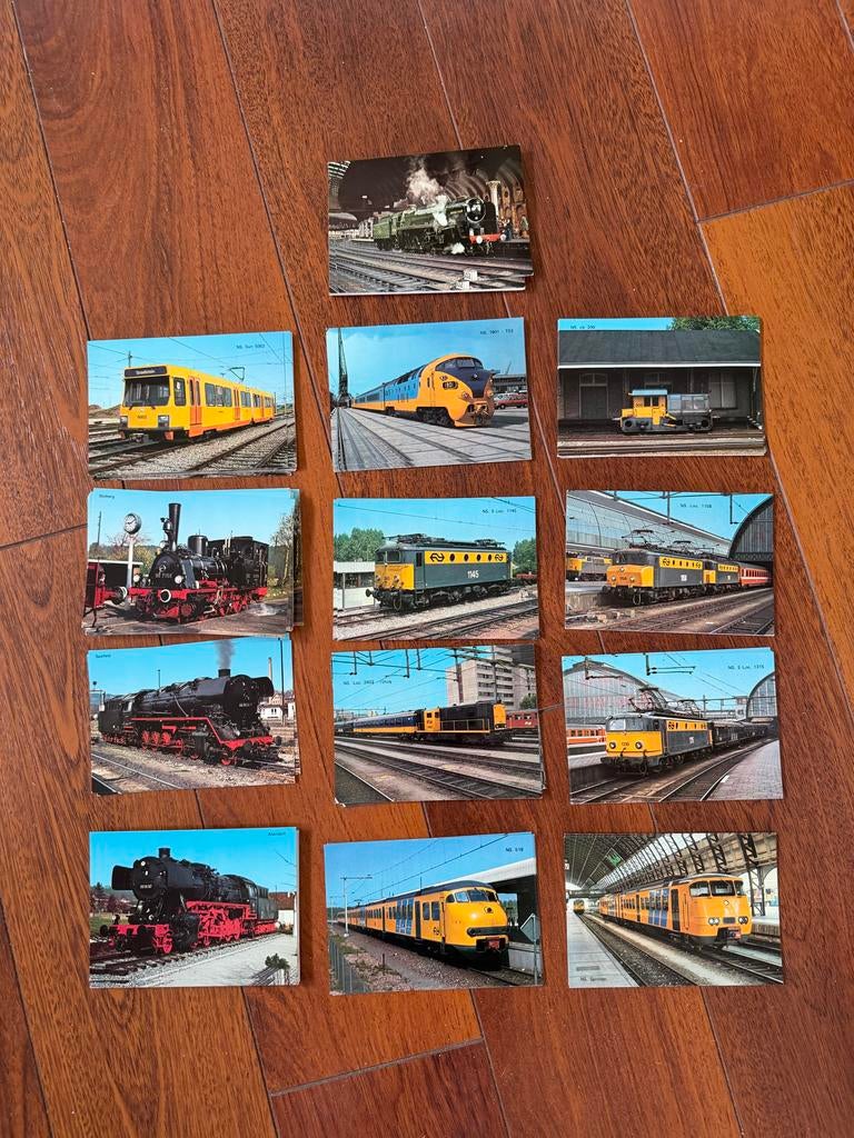 Set van 12 trein ansichtkaarten, Verzamelen, Spoorwegen en Tramwegen, Ophalen of Verzenden, Gebruikt, Trein, Kaart of Prent