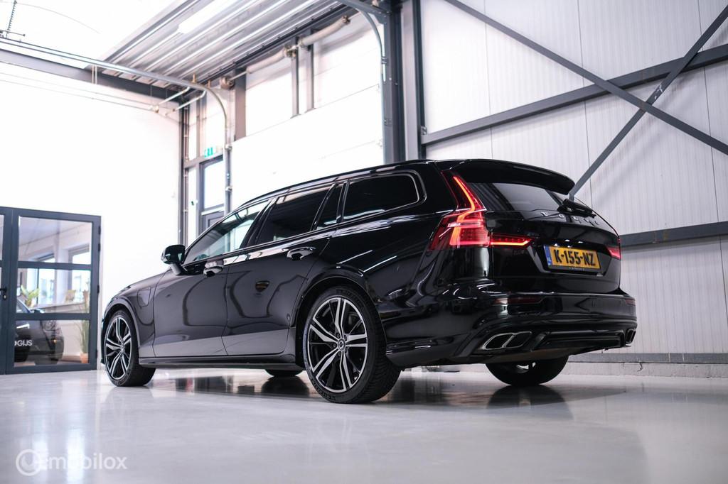 Volvo V60 2.0 T8 Recharge AWD R-Design | Massage | Stoelkoel, Auto's, Volvo, Automaat, Gebruikt, 4 cilinders, Zwart
