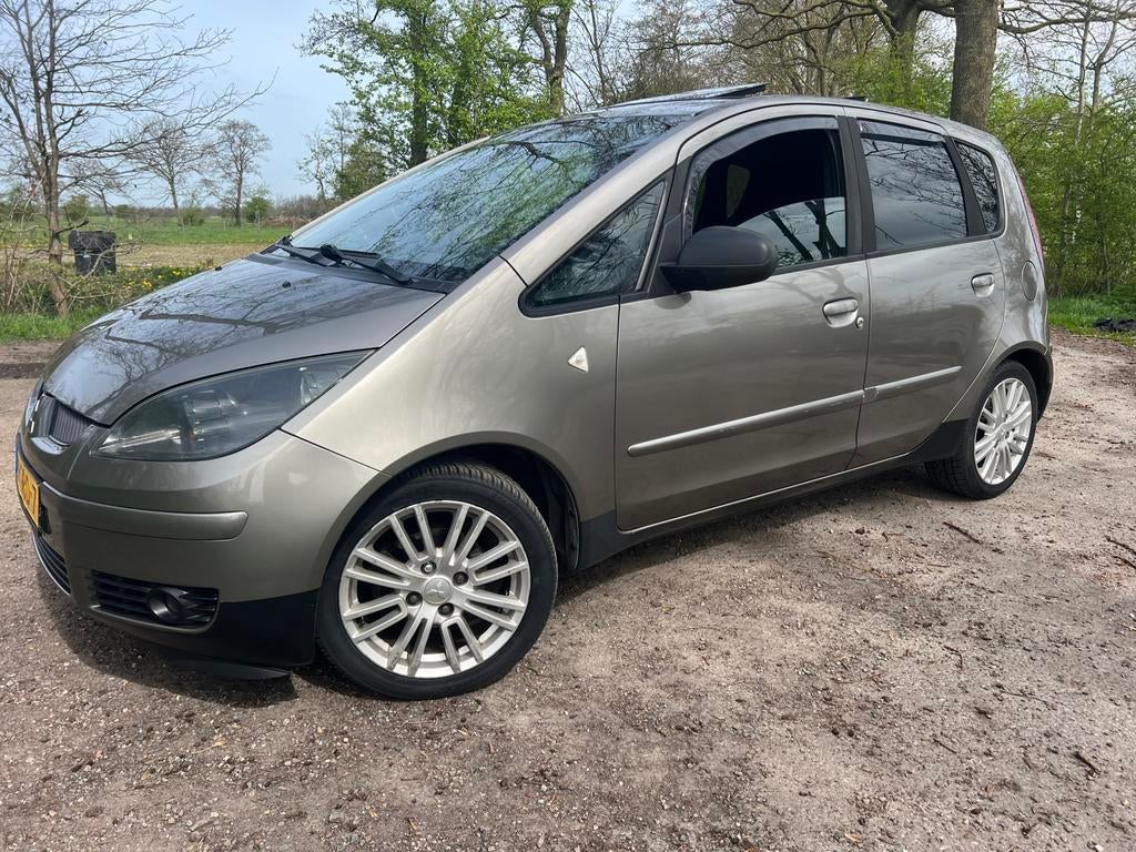 Mitsubishi Colt 1.5 CZ5 2008 Grijs, Voorwielaandrijving, Stof, 40 €/maand, Zwart