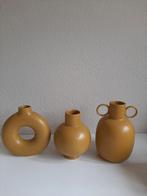 Set van 3 okergele vazen - Modern design, Overige kleuren, Aardewerk of Porselein, Ophalen of Verzenden, Zo goed als nieuw