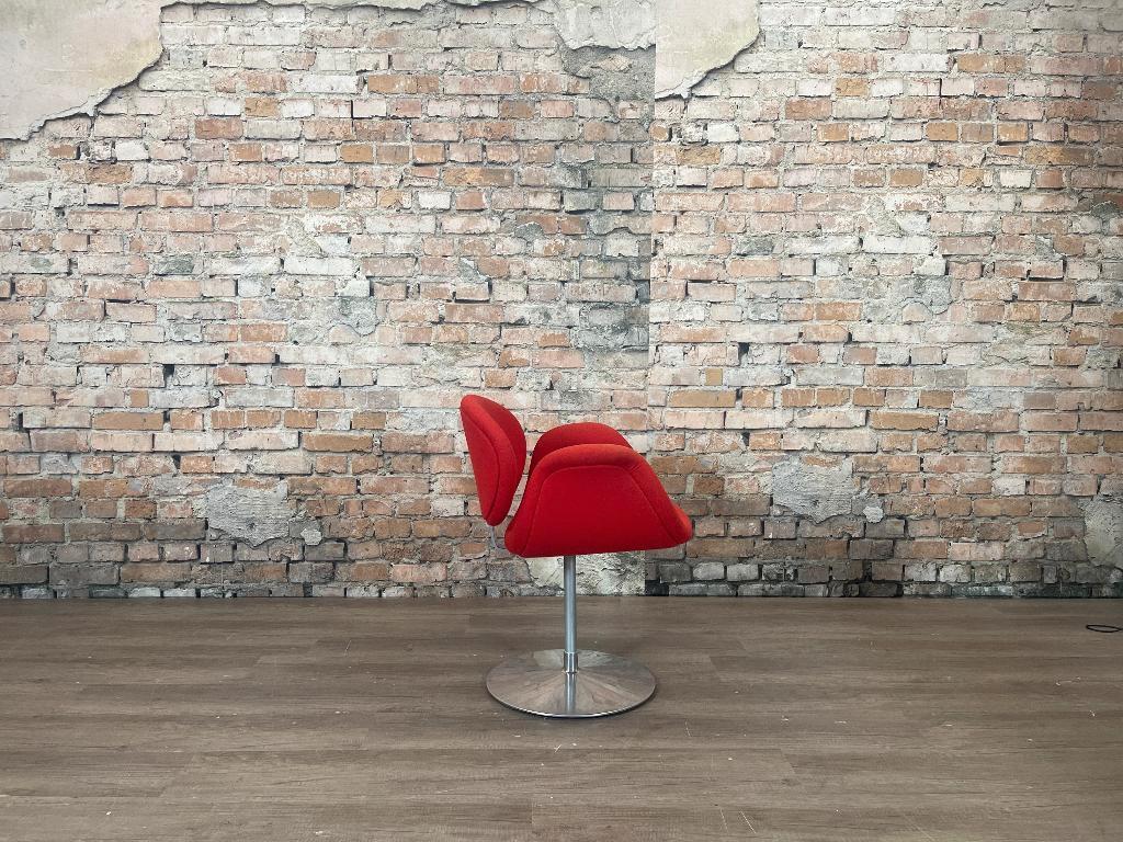 Artifort Little Tulip rood bij TheReSales, Ophalen, Design, Zo goed als nieuw, Stof