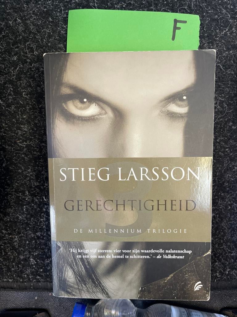 Stieg Larsson - Gerechtigheid (Millennium Trilogie 3), Ophalen of Verzenden, Zo goed als nieuw
