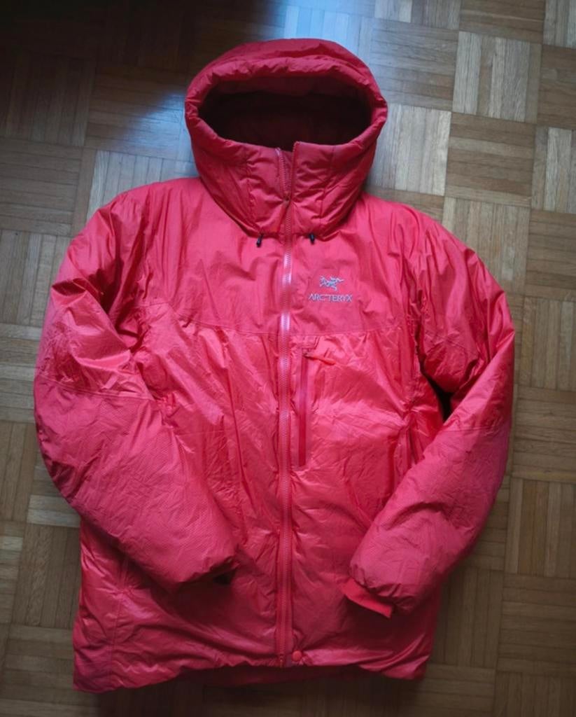 Arcteryx alpha parka, Ophalen of Verzenden, Zo goed als nieuw, Maat 48/50 (M), Rood