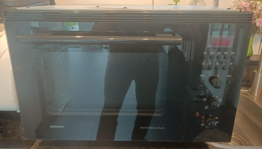 Siemens combi magnetron hete lucht oven grill € 89,-, Ophalen, Gebruikt, 50 tot 100 cm, Minder dan 100 cm