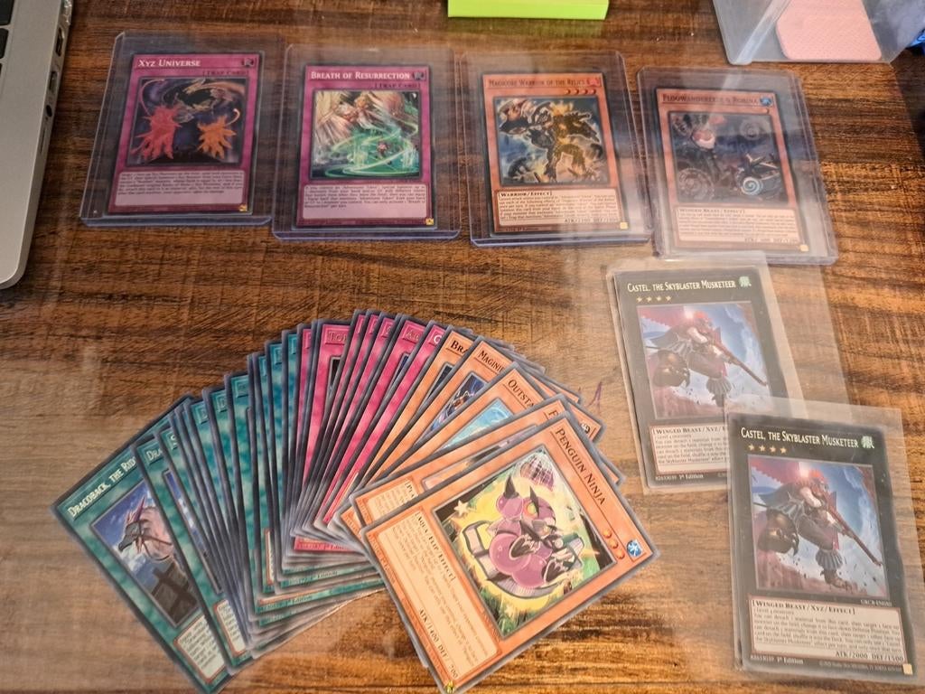 Verschillende Yu-gi-Oh kaarten, Ophalen, Zo goed als nieuw, Meerdere kaarten, Foil