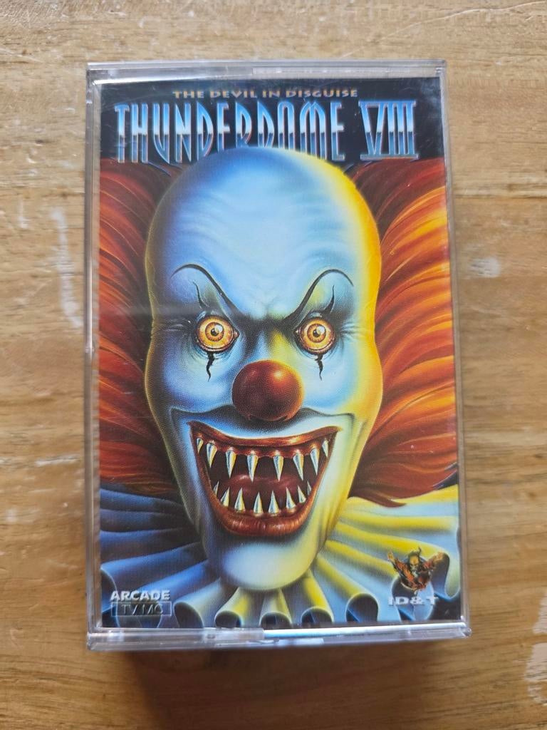 Thunderdome VIII The Devil in Disguise cassette, Cd's en Dvd's, Cassettebandjes, Ophalen of Verzenden, Zo goed als nieuw, 1 bandje