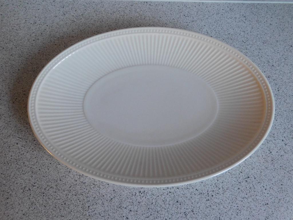 Schaal 26x18 cm. Windsor Wedgwood, Ophalen of Verzenden, Wedgwood, Porselein, Schaal of Schalen