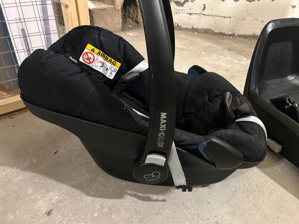 Maxi Cosi Pebble + Isofix standaard, Ophalen, Verstelbare rugleuning, Gebruikt, Isofix