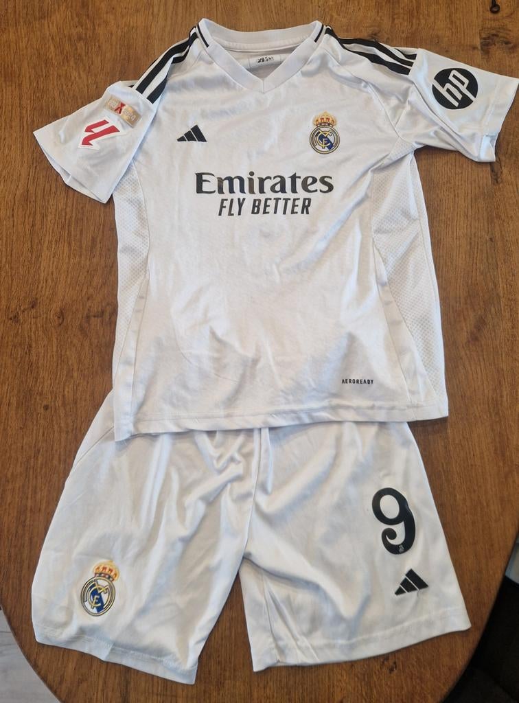 Real Madrid tenue maat 28 (158), Sport en Fitness, Voetbal, Ophalen of Verzenden