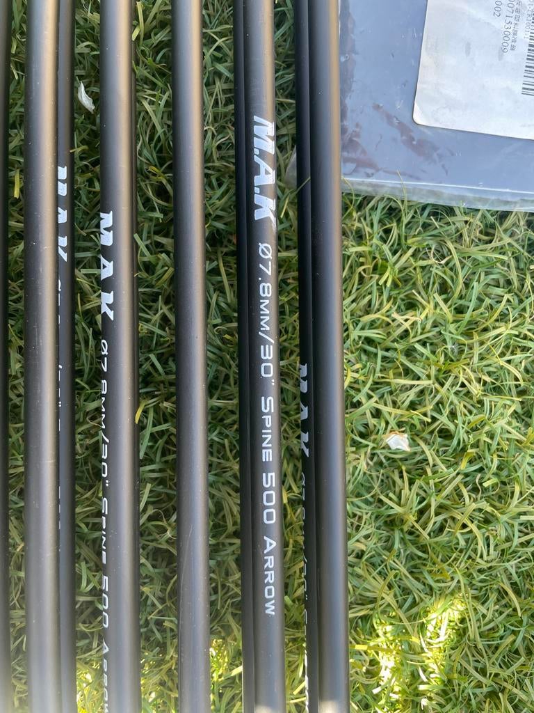 Boog M.A.K. met 12 pijlen, Sport en Fitness, Handboogschieten, Ophalen, Nieuw, Recurveboog