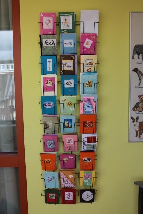 Kaarten rekje met ruim 60  handgemaakte kaarten, Ophalen, Zo goed als nieuw, Overige thema's, Overige typen