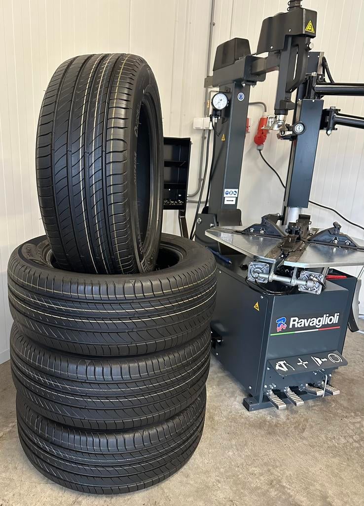 4 Stuks Michelin 225 55 17 Zomerbanden Inclusief Montage, Nieuw, 17 inch, Ophalen of Verzenden, Personenwagen