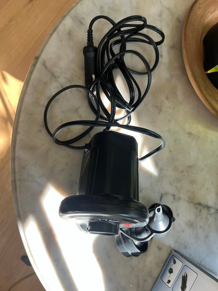 12V Elektrische Pomp voor Auto/Camper - Intex, Ophalen, Nieuw, Elektrisch