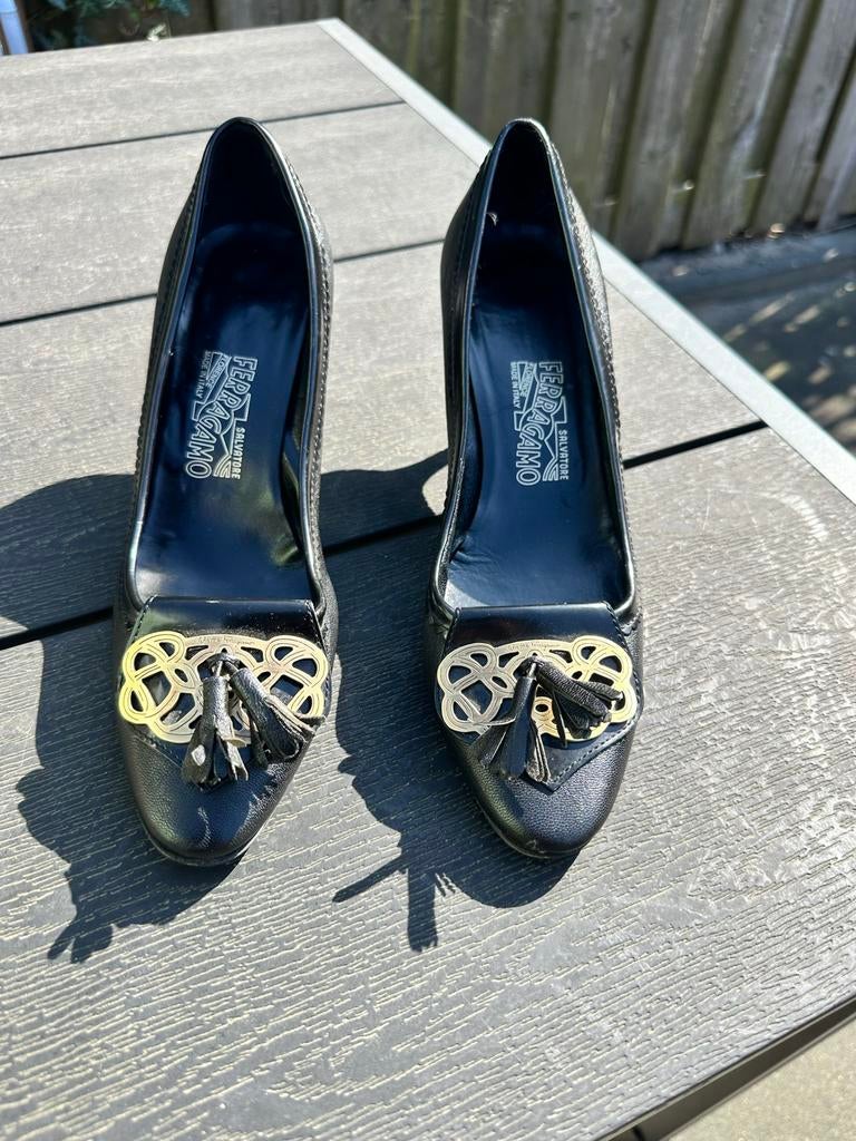 Salvatore Ferragamo hakken maat 39, Ophalen of Verzenden, Gedragen, Zwart, Pumps