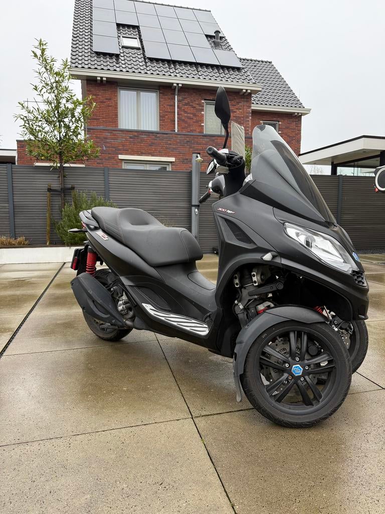 Zo goed als nieuwe Piaggio MP3 300 HPE SPORT in nieuwstaat!, 299 cc, LED Verlichting, Overig, Automaat