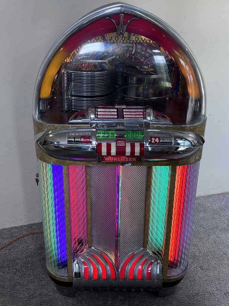 Wurlitzer 1100 spelend gekocht  in usa, Verzamelen, Automaten | Jukeboxen, Ophalen of Verzenden, Wurlitzer