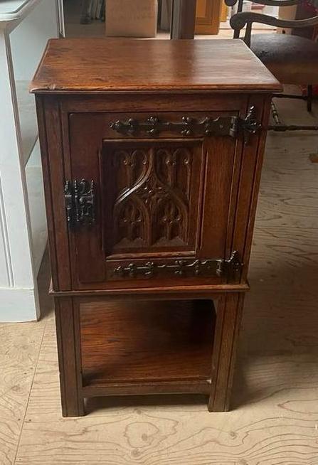 Prachtige 19e-eeuwse Frans-Gotische Sacristiekast, Antiek en Kunst, Ophalen