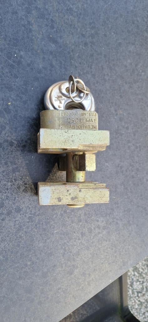 Disselslot caravan vouwwagen aanhanger, Ophalen