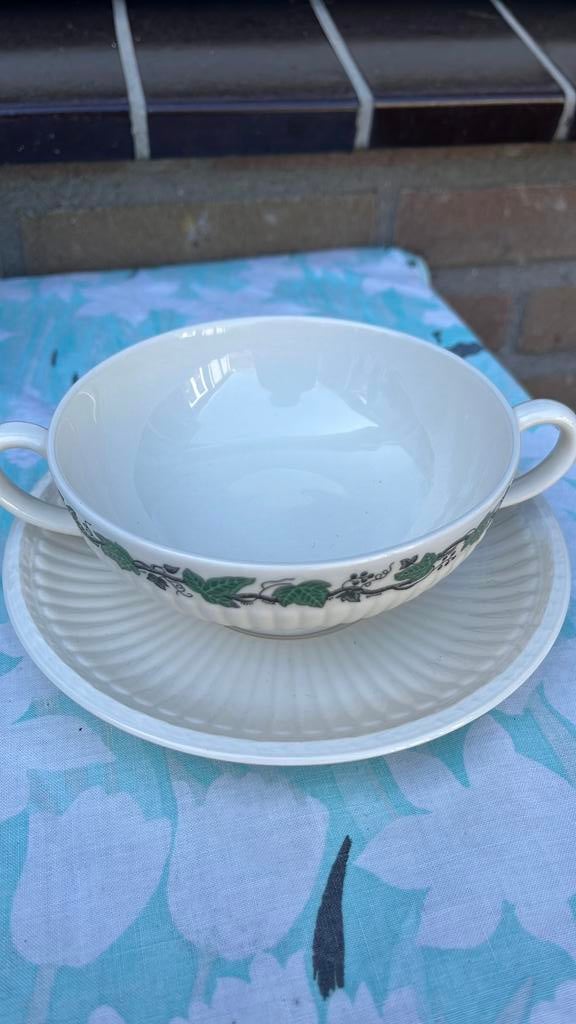2 soepkommen wedgwood stradfort puntgaaf, Antiek en Kunst, Ophalen of Verzenden