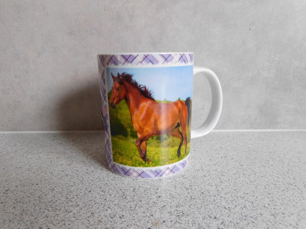 Mok Fine Bone China Horses Dreams by Depesche, Ophalen of Verzenden, Zo goed als nieuw, Overige stijlen, Kop(pen) en/of Schotel(s)