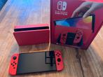 Nintendo Switch Mario Red editie, Spelcomputers en Games, Switch OLED, Ophalen of Verzenden, Zo goed als nieuw, Met 3 controllers of meer
