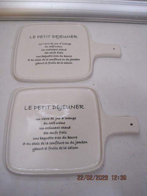 riviera maison petit dejeuner 23/32,5 cm 2 stuks (377), Huis en Inrichting, Keuken | Servies, Zo goed als nieuw, Bord(en), Overige stijlen