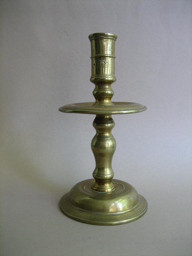Antieke kandelaar schijfkandelaar brons, Ophalen of Verzenden, Koper of Brons