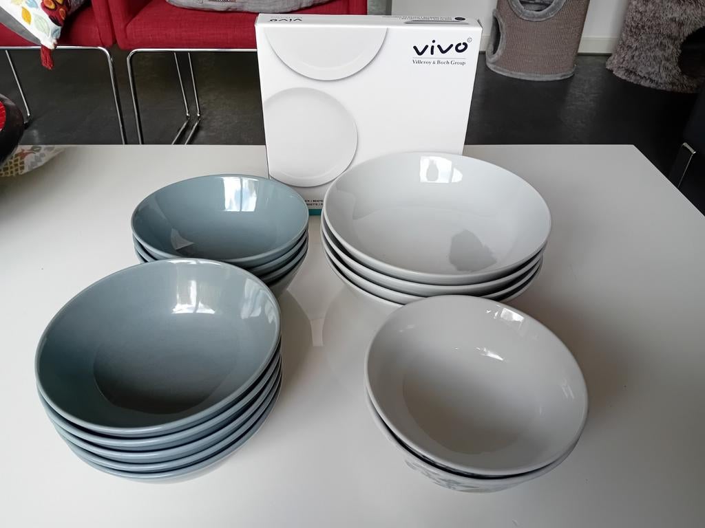 4 diepe borden en Villeroy & Boch Vivo Peacock kommen, Huis en Inrichting, Keuken | Servies, Zo goed als nieuw, Bord(en), Overige stijlen