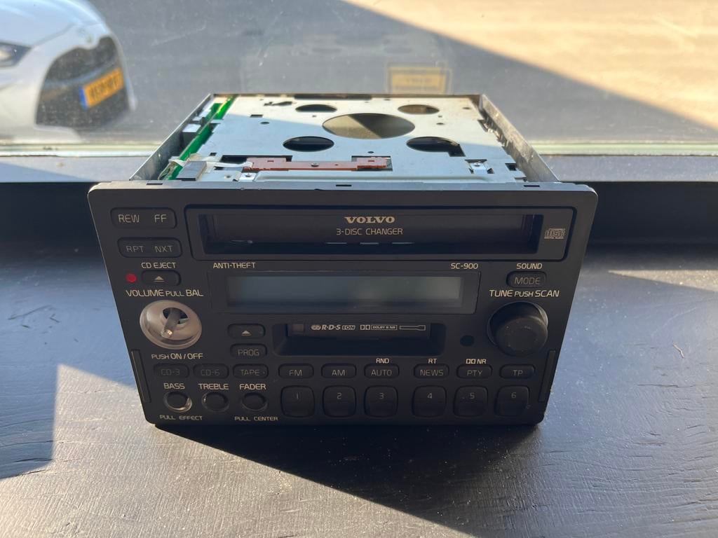 Volvo 8103112 S70 radio, Auto diversen, Ophalen of Verzenden, Zo goed als nieuw
