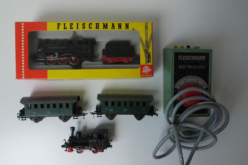 Fleischmann H0 locomotieven, wagons en transformator, Fleischmann, Ophalen of Verzenden, Zo goed als nieuw, Gelijkstroom