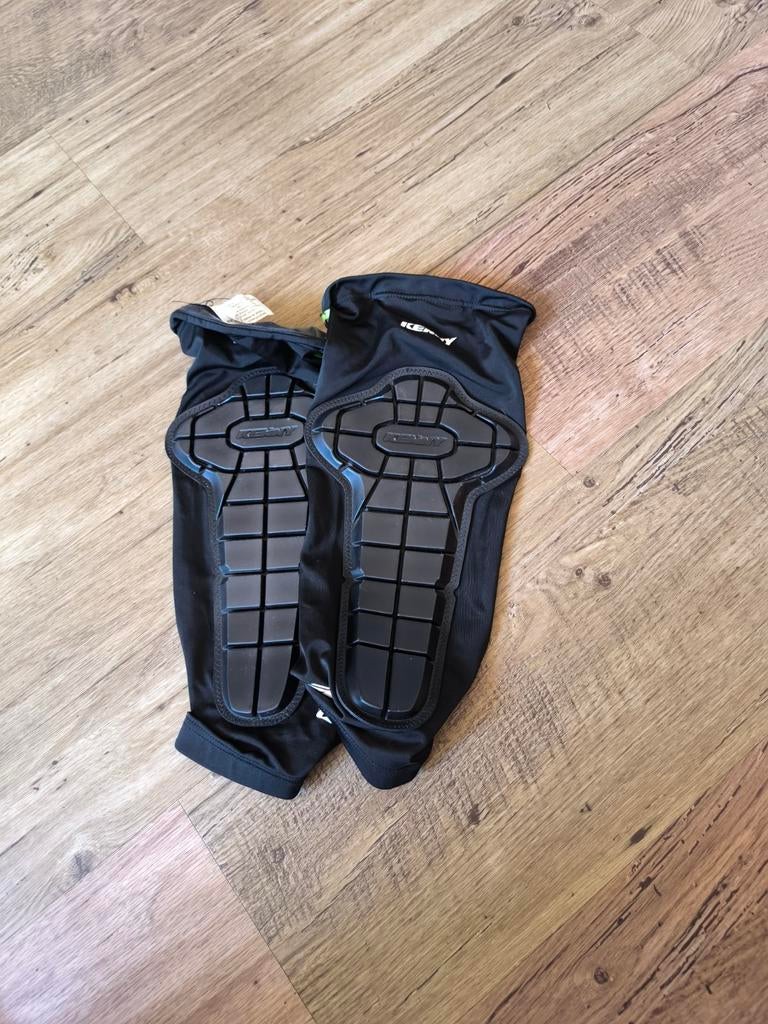 Kenny Kniebeschermers XL - Zo goed als nieuw BMX, Ophalen of Verzenden