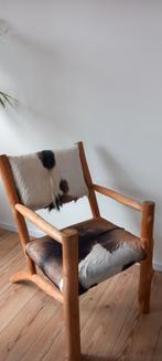 Houten stoel bekleed met geitenvacht., Ophalen, 75 tot 100 cm, 50 tot 75 cm