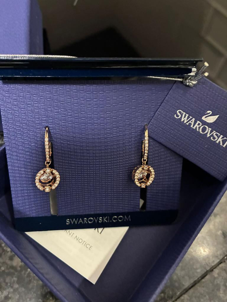 Echt swarovski oorbellen, Ophalen of Verzenden, Zo goed als nieuw, Goud, Overige materialen