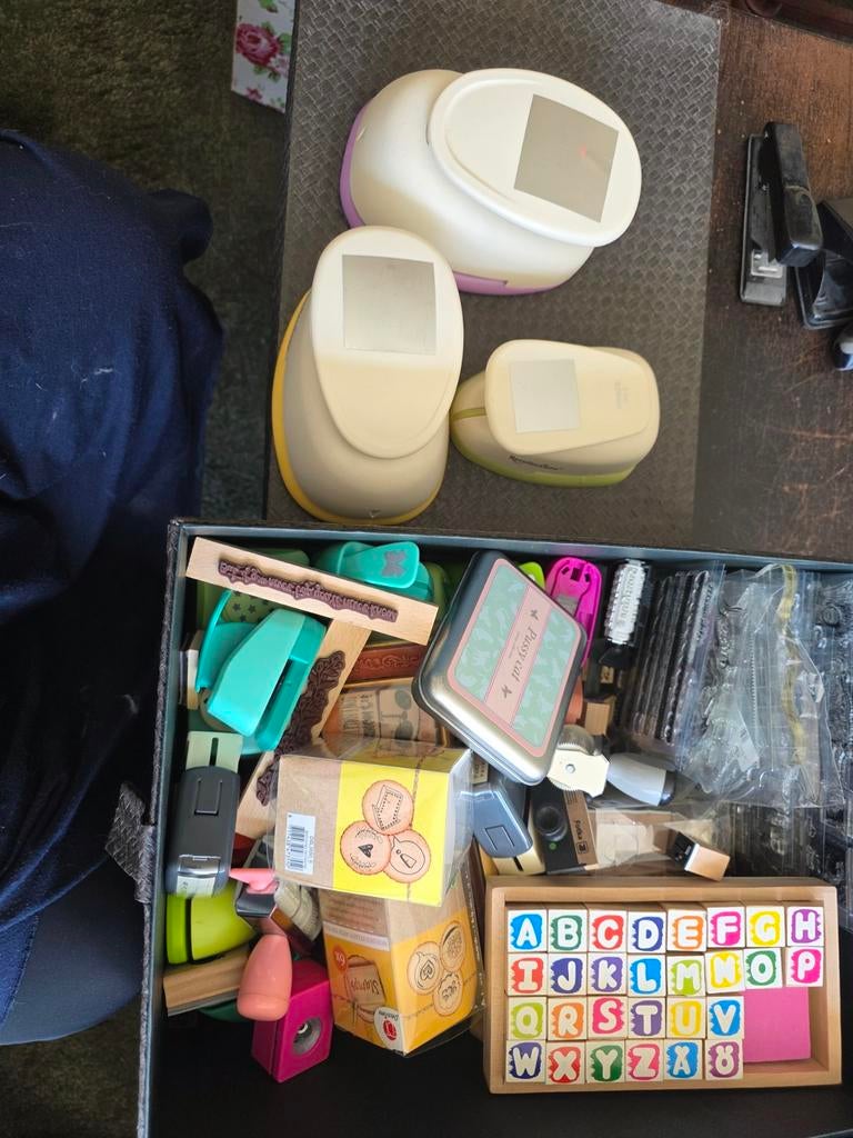 Gratis af te halen: Diverse knutselspullen, Hobby en Vrije tijd, Ophalen, Gebruikt, Knutselmateriaal