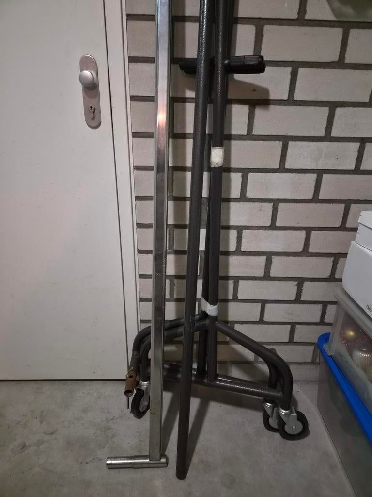 Stevig stalen kledingrek met wielen, Ophalen, Met wielen, Gebruikt