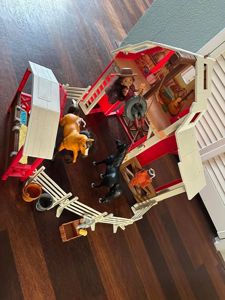 Mooie manege van Lucky en Spirit, Ophalen of Verzenden, Gebruikt, Jongen of Meisje