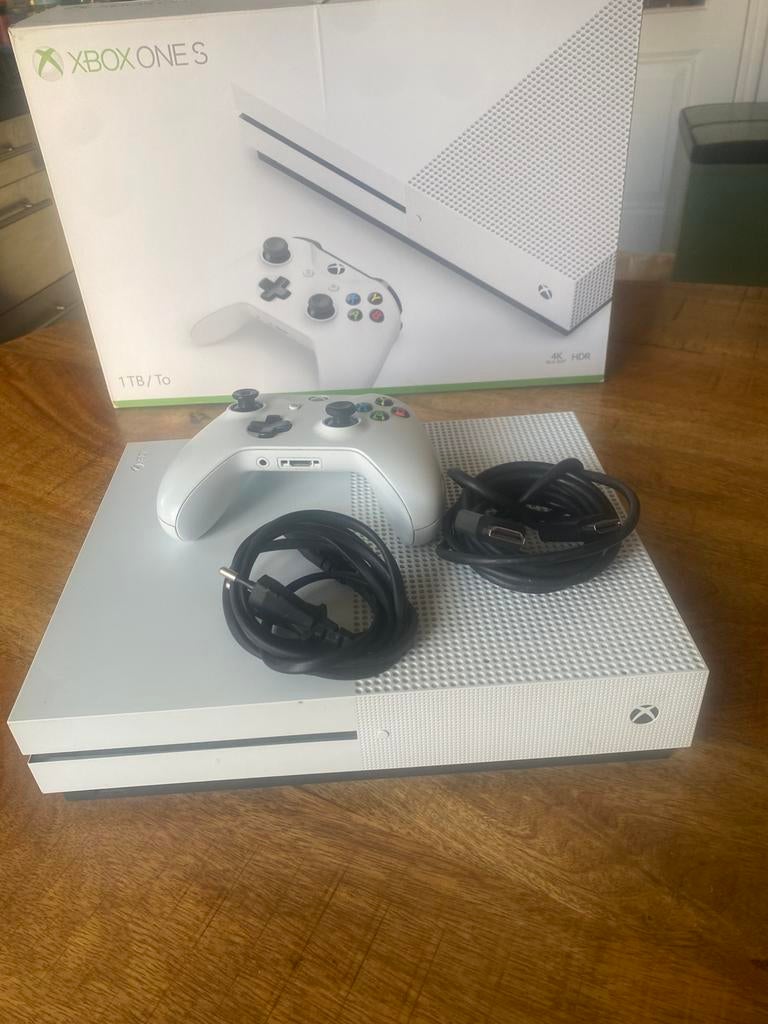 Xbox one s wit, Spelcomputers en Games, Spelcomputers | Xbox One, Xbox One S, Ophalen of Verzenden, Zo goed als nieuw, 1 TB